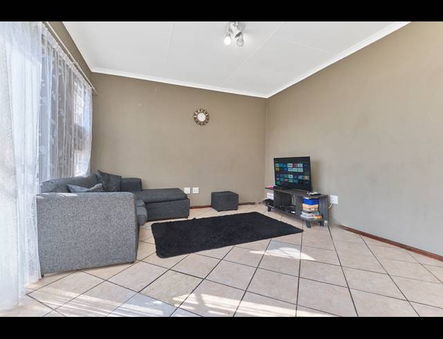 1 BEDROOM APARTMENT FOR SALE IN RUIMSIG